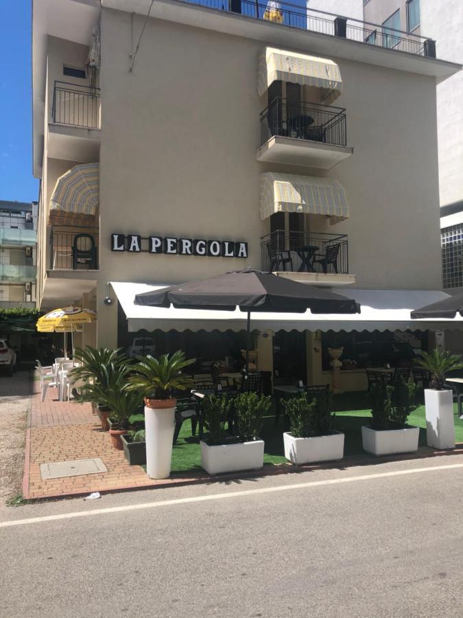 Hotel La Pergola Bellaria-Igea Marina Exterior foto